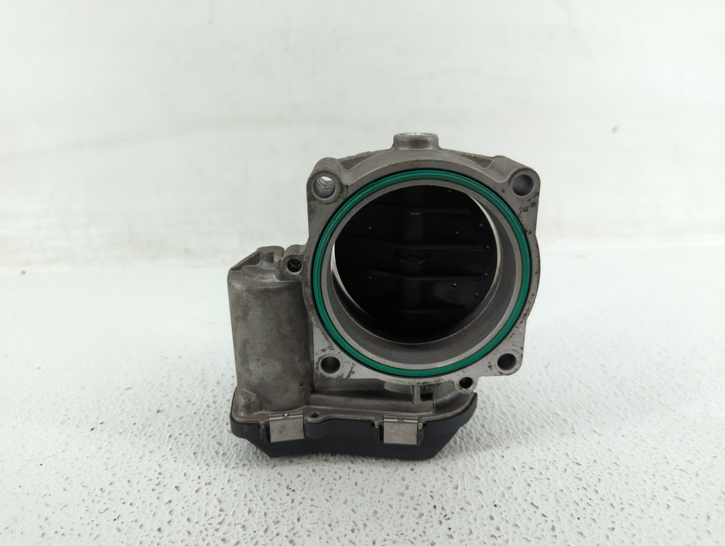 2008-2011 Bmw 528i Throttle Body P/N:1354 7556118-04 1354 7556118-03 Fits Fits 2007 2008 2009 2010 2011 2012 2013 OEM Used A