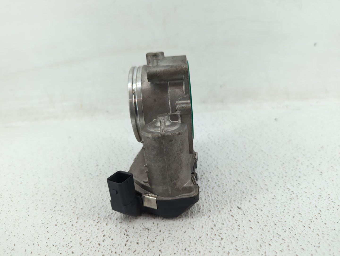 2008-2011 Bmw 528i Throttle Body P/N:1354 7556118-04 1354 7556118-03 Fits Fits 2007 2008 2009 2010 2011 2012 2013 OEM Used A