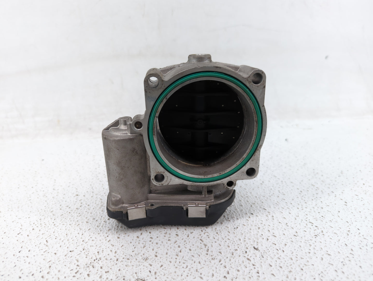 2008-2011 Bmw 528i Throttle Body P/N:1354 7556118-04 1354 7556118-03 Fits Fits 2007 2008 2009 2010 2011 2012 2013 OEM Used A