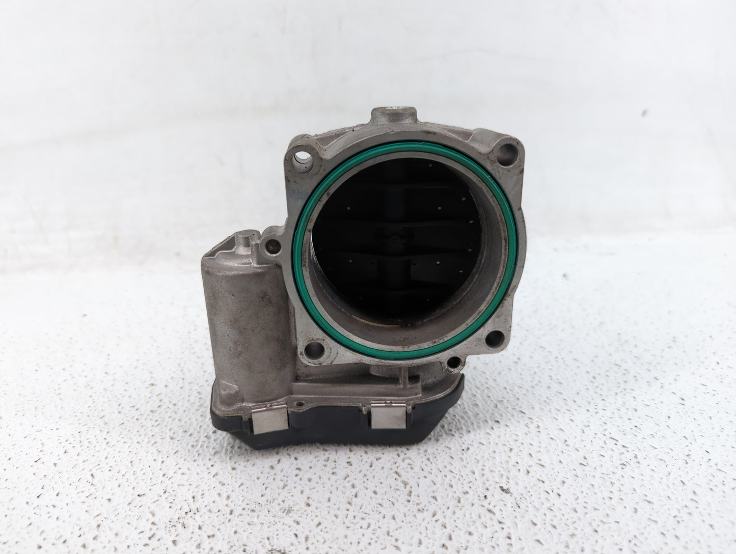 2008-2011 Bmw 528i Throttle Body P/N:1354 7556118-04 1354 7556118-03 Fits Fits 2007 2008 2009 2010 2011 2012 2013 OEM Used A