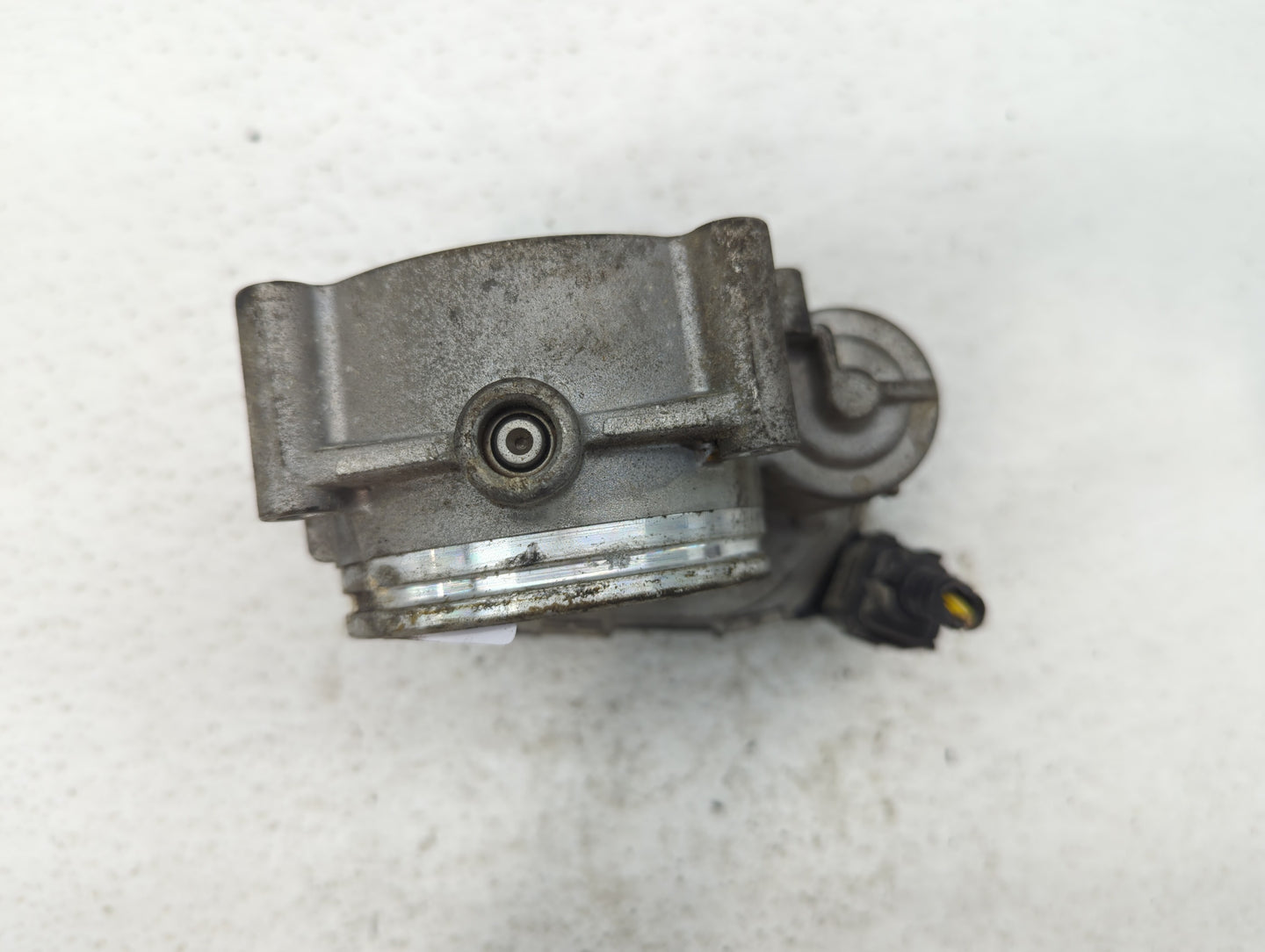 2008-2011 Bmw 528i Throttle Body P/N:A2C53112155 7 556 118 Fits Fits 2007 2008 2009 2010 2011 2012 2013 OEM Used Auto Parts 