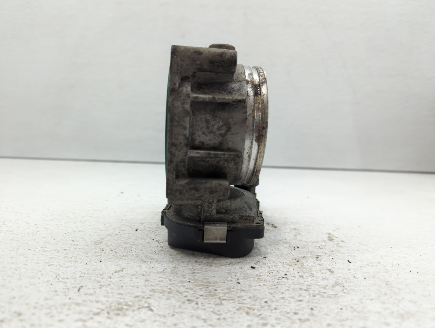 2008-2011 Bmw 528i Throttle Body P/N:A2C53112155 7 556 118 Fits Fits 2007 2008 2009 2010 2011 2012 2013 OEM Used Auto Parts 