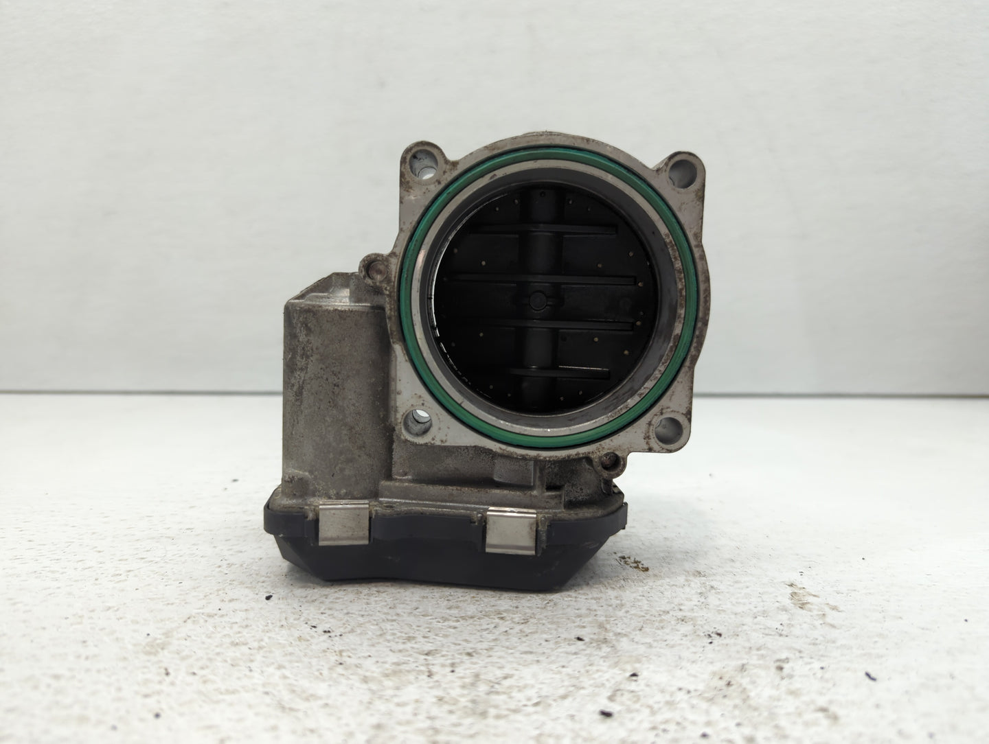 2008-2011 Bmw 528i Throttle Body P/N:A2C53112155 7 556 118 Fits Fits 2007 2008 2009 2010 2011 2012 2013 OEM Used Auto Parts 
