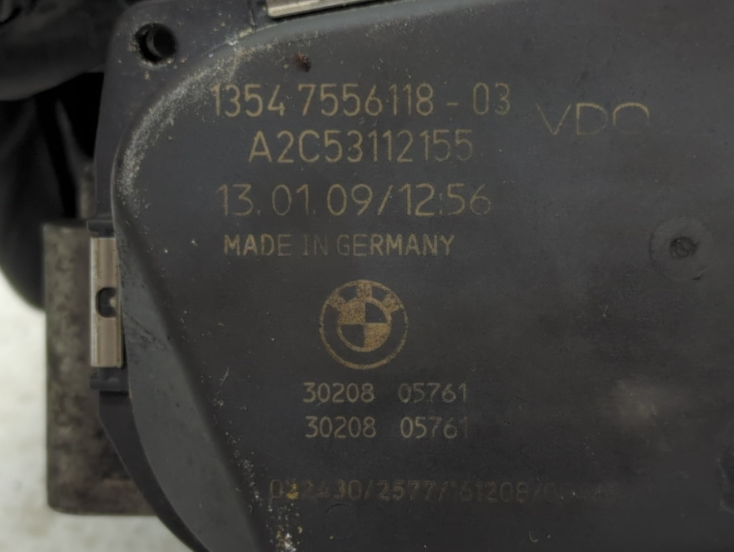 2008-2011 Bmw 528i Throttle Body P/N:A2C53112155 7 556 118 Fits Fits 2007 2008 2009 2010 2011 2012 2013 OEM Used Auto Parts 