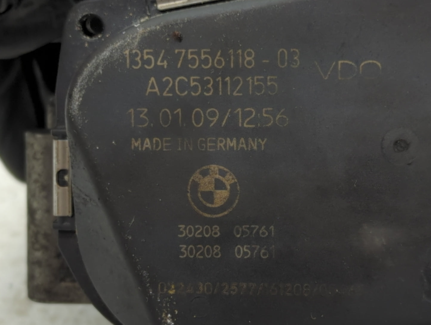 2008-2011 Bmw 528i Throttle Body P/N:A2C53112155 7 556 118 Fits Fits 2007 2008 2009 2010 2011 2012 2013 OEM Used Auto Parts 