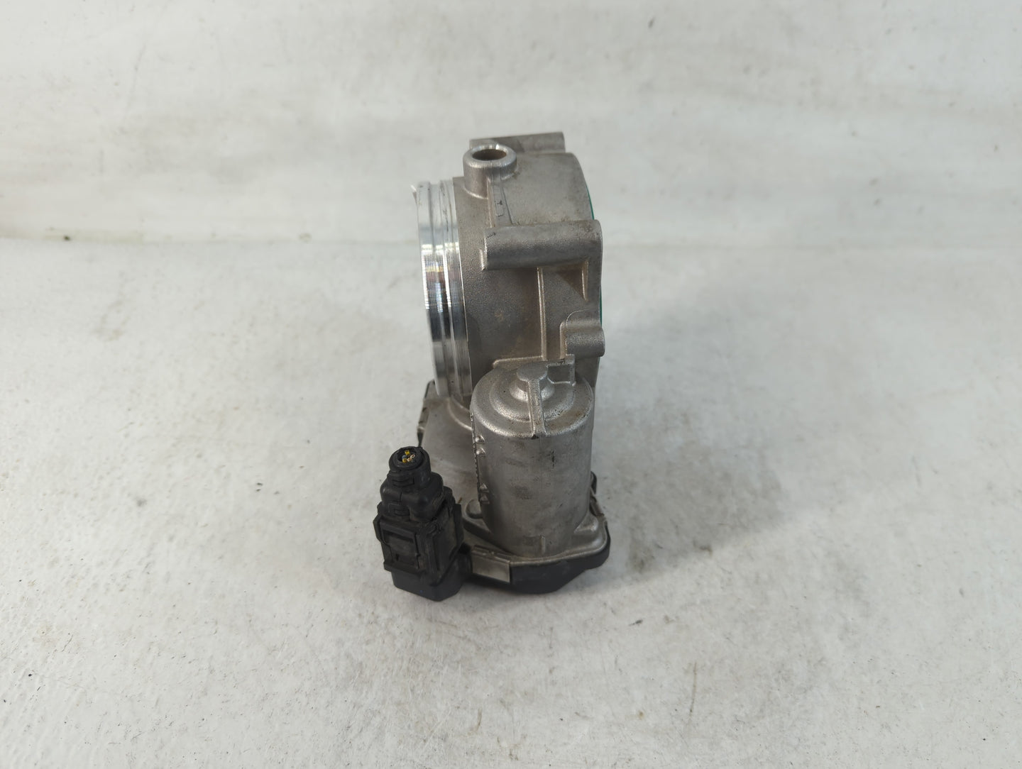 2008-2011 Bmw 528i Throttle Body P/N:1354 7556118-03 Fits Fits 2007 2008 2009 2010 2011 2012 2013 OEM Used Auto Parts - Oemu
