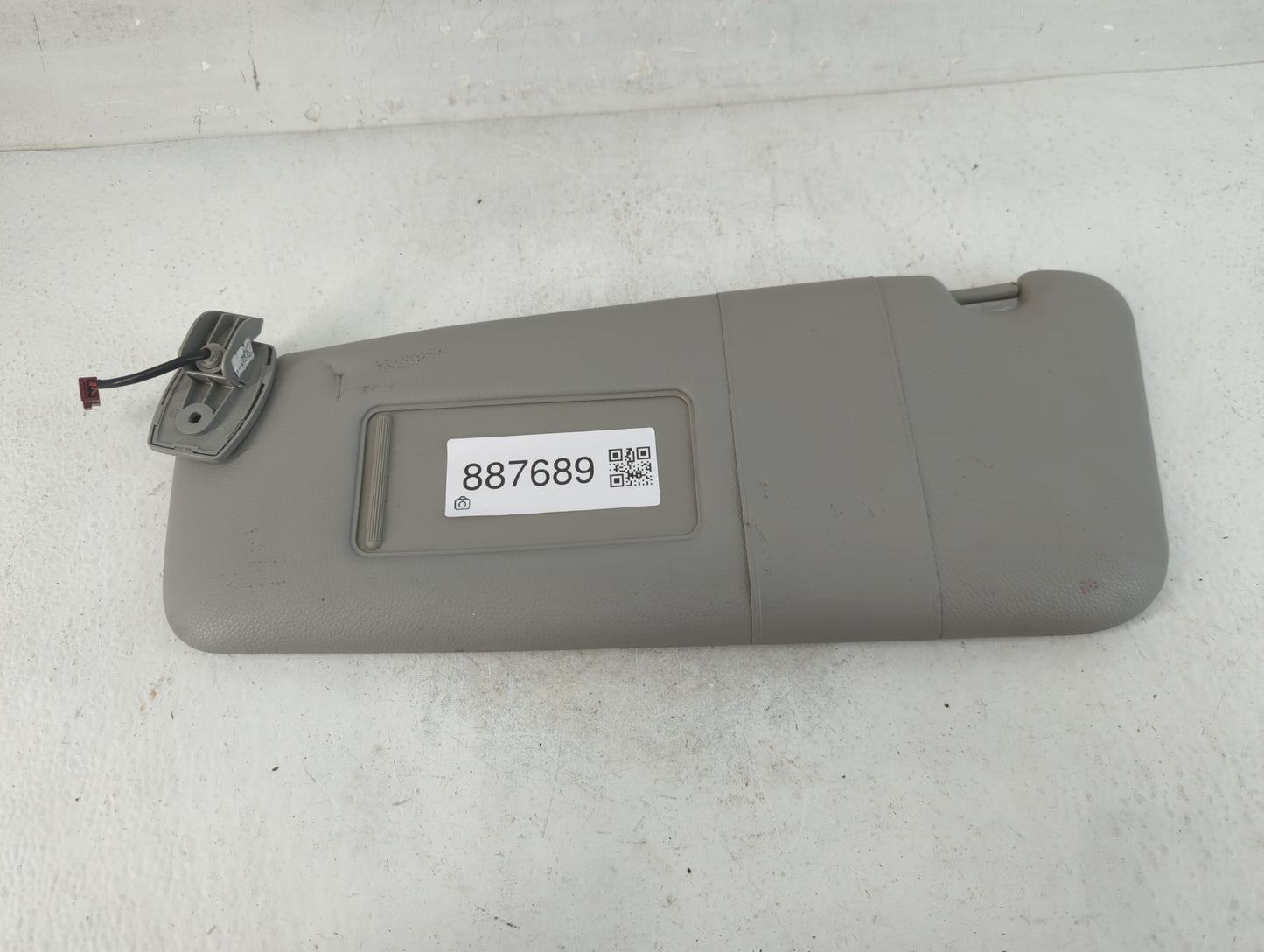 2009 Bmw 528i Sun Visor Shade Replacement Driver Left Mirror Fits OEM Used Auto Parts - Oemusedautoparts1.com