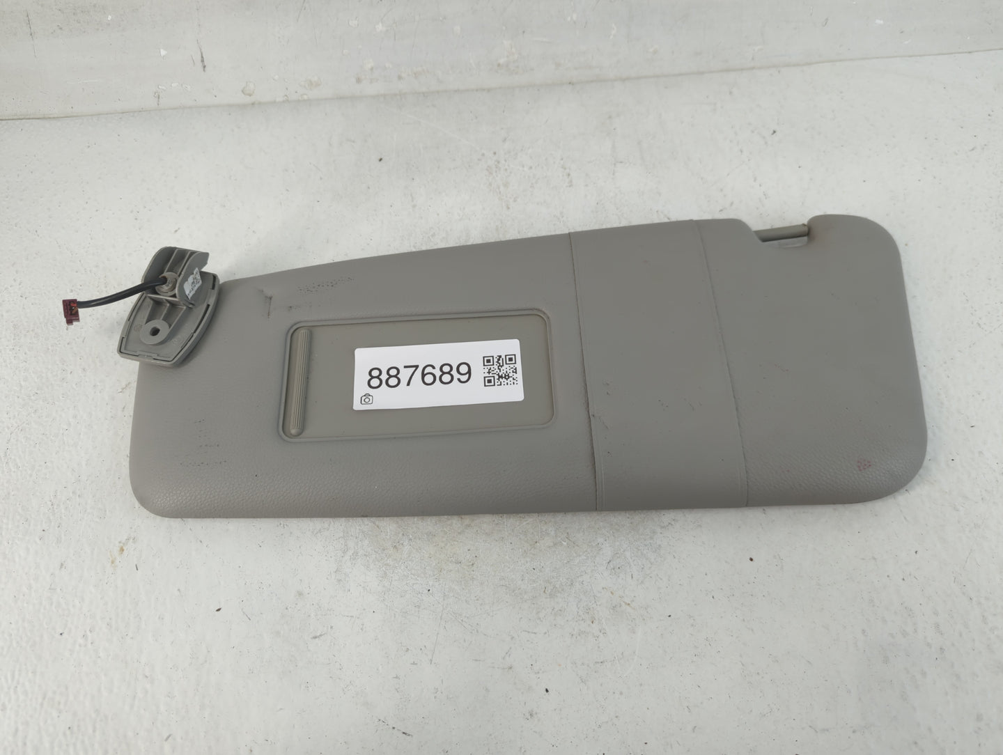 2009 Bmw 528i Sun Visor Shade Replacement Driver Left Mirror Fits OEM Used Auto Parts - Oemusedautoparts1.com