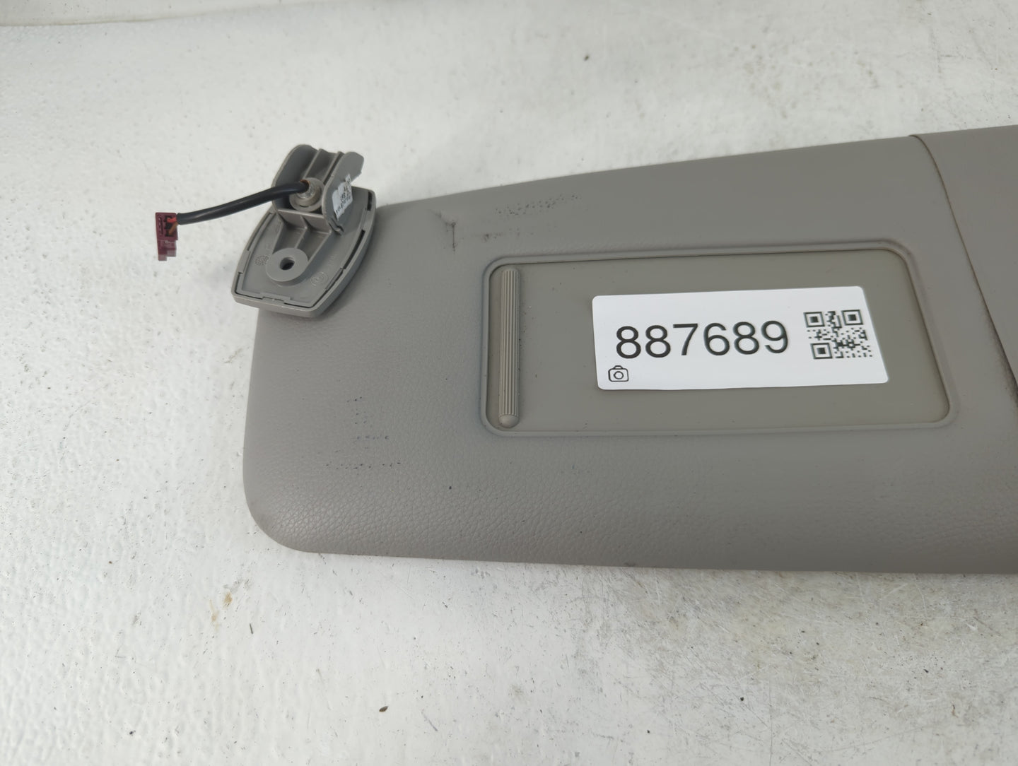 2009 Bmw 528i Sun Visor Shade Replacement Driver Left Mirror Fits OEM Used Auto Parts - Oemusedautoparts1.com