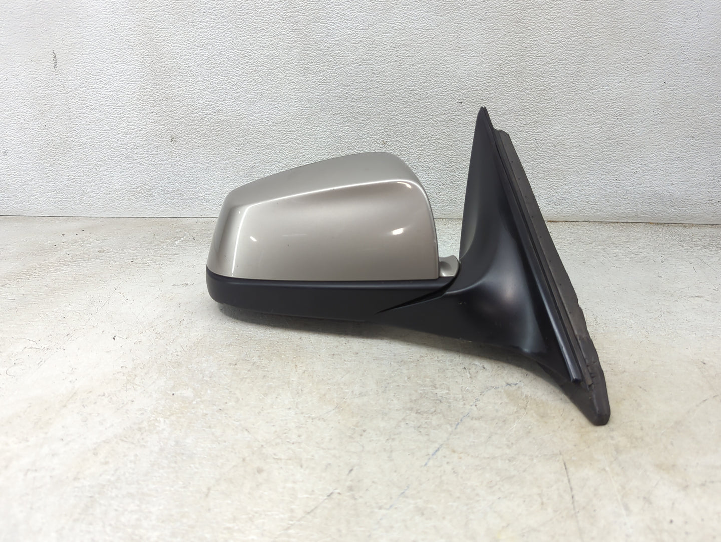 2009-2012 Bmw 750 Passenger Side View Mirror - Right Door Mirror OEM Used - Oemusedautoparts1.com
