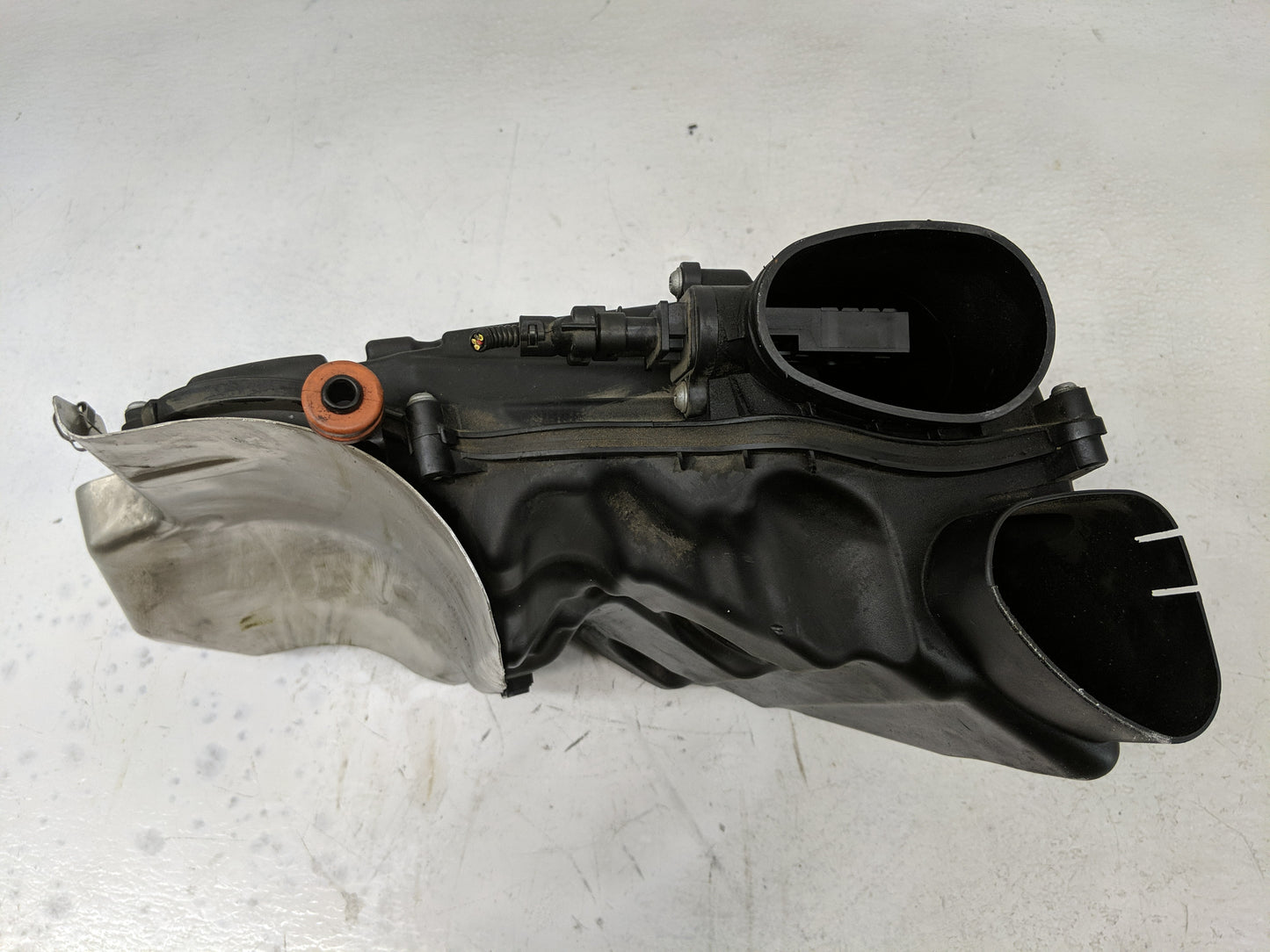 2009-2012 Bmw 750i Air Cleaner Intake-duct Hose Tube - Oemusedautoparts1.com