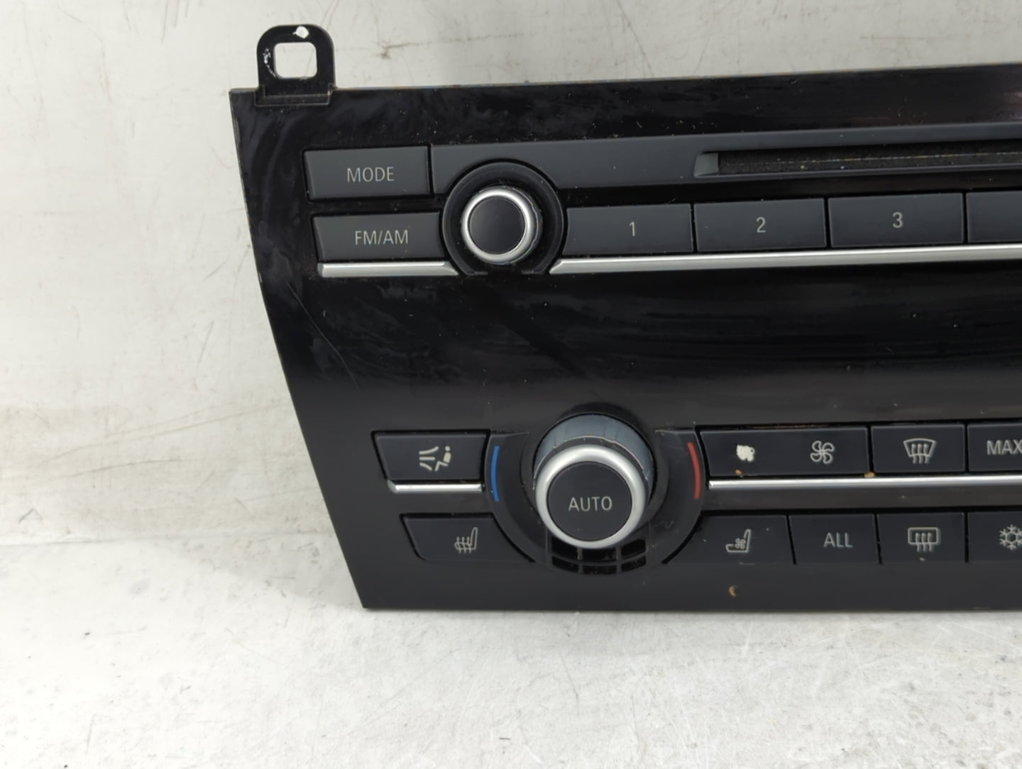 2009-2010 Bmw 750i Radio AM FM Cd Player Receiver Replacement P/N:9212464-01 Fits Fits 2009 2010 OEM Used Auto Parts - Oemus