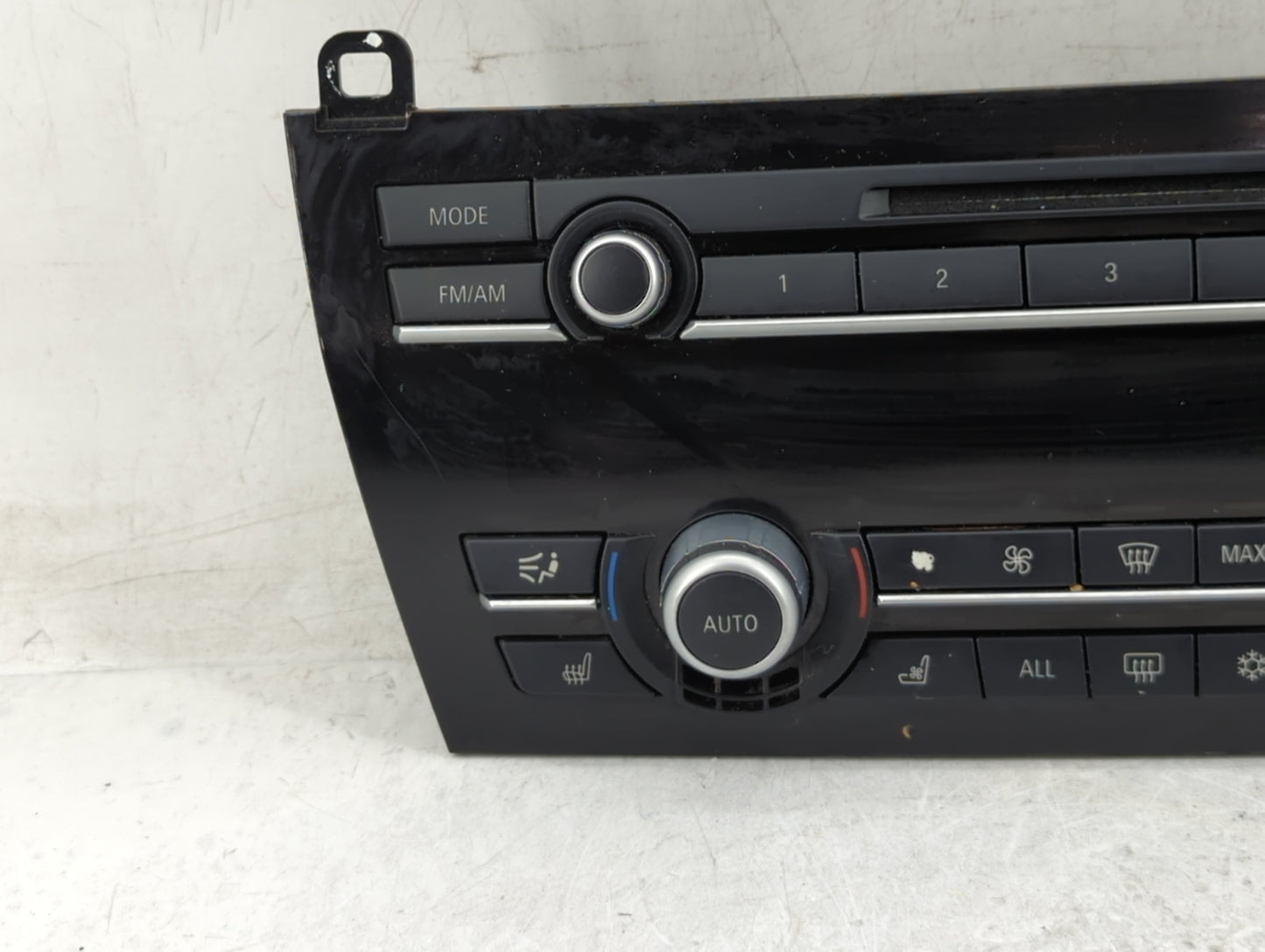 2009-2010 Bmw 750i Radio AM FM Cd Player Receiver Replacement P/N:9212464-01 Fits Fits 2009 2010 OEM Used Auto Parts - Oemus