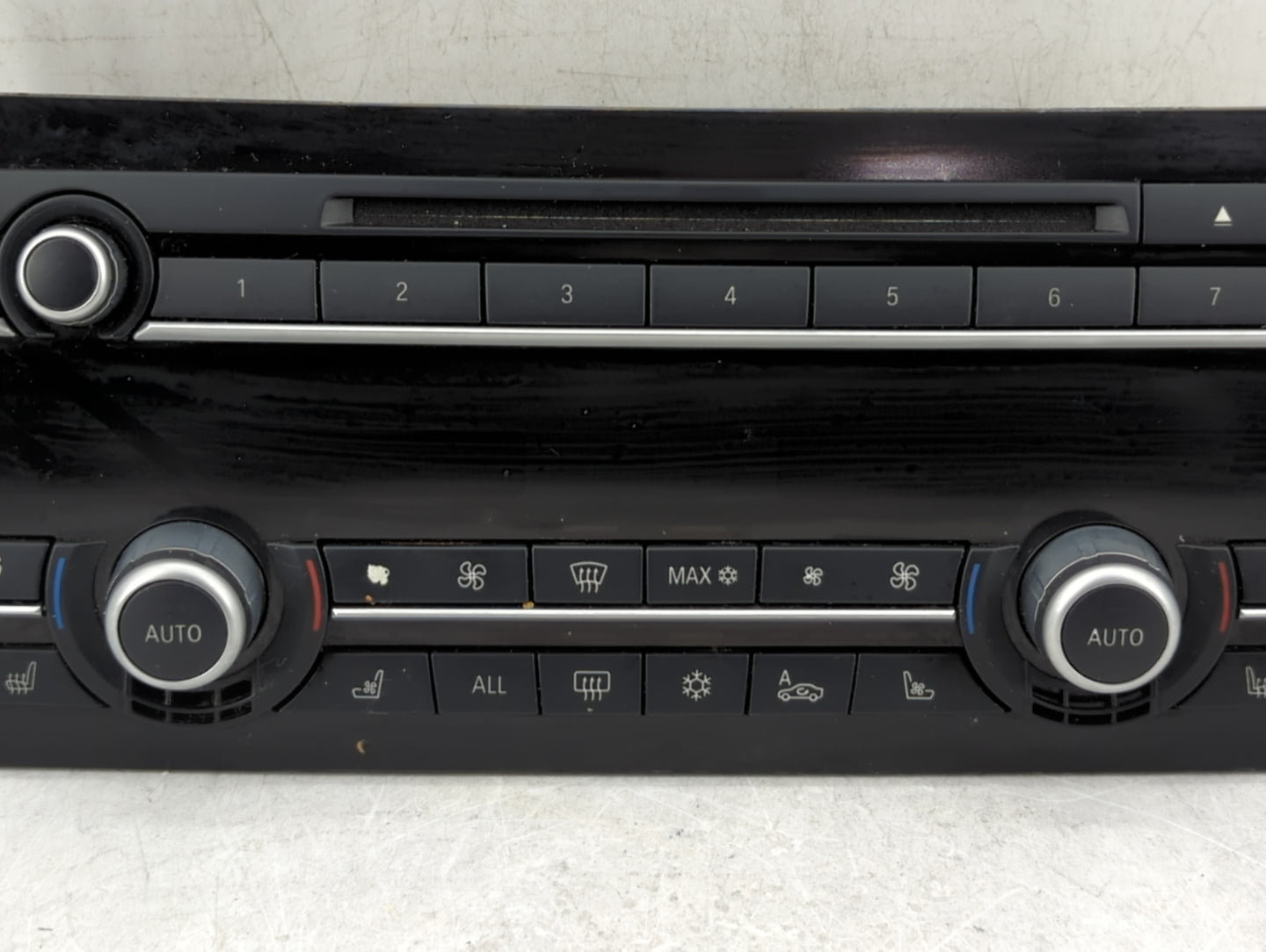 2009-2010 Bmw 750i Radio AM FM Cd Player Receiver Replacement P/N:9212464-01 Fits Fits 2009 2010 OEM Used Auto Parts - Oemus