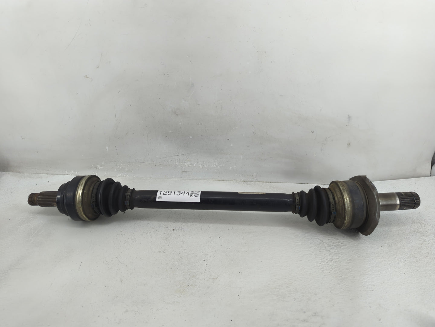 2009-2015 Bmw 750i Axle Shaft Front Driver Cv C/v - Oemusedautoparts1.com