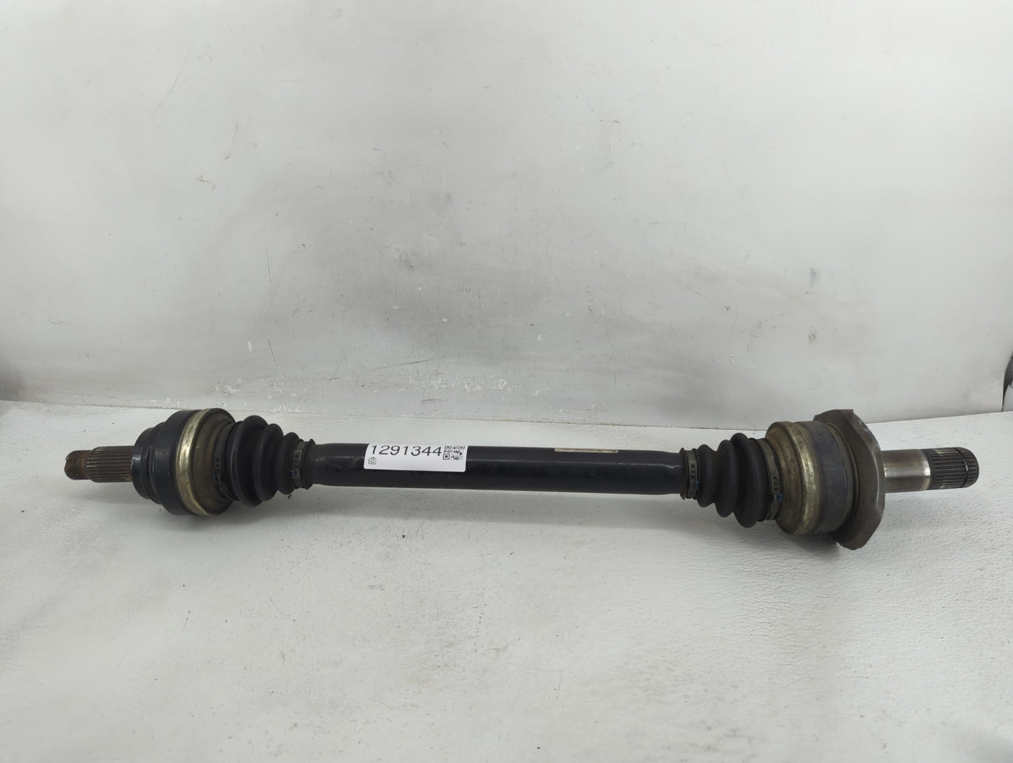 2009-2015 Bmw 750i Axle Shaft Front Driver Cv C/v - Oemusedautoparts1.com