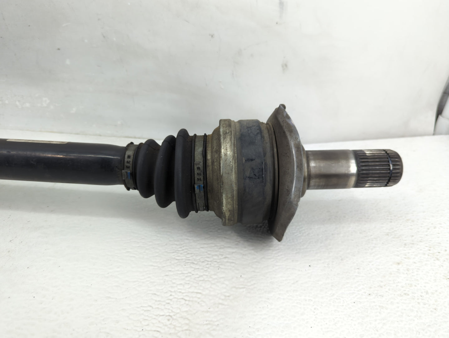 2009-2015 Bmw 750i Axle Shaft Front Driver Cv C/v - Oemusedautoparts1.com