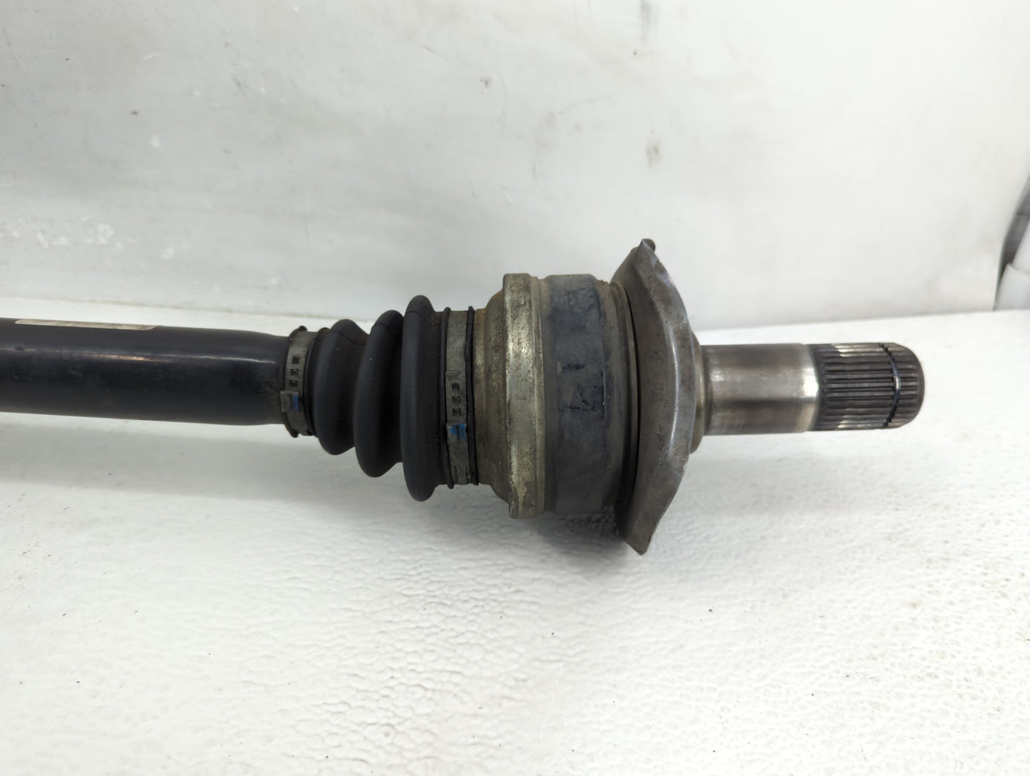 2009-2015 Bmw 750i Axle Shaft Front Driver Cv C/v - Oemusedautoparts1.com