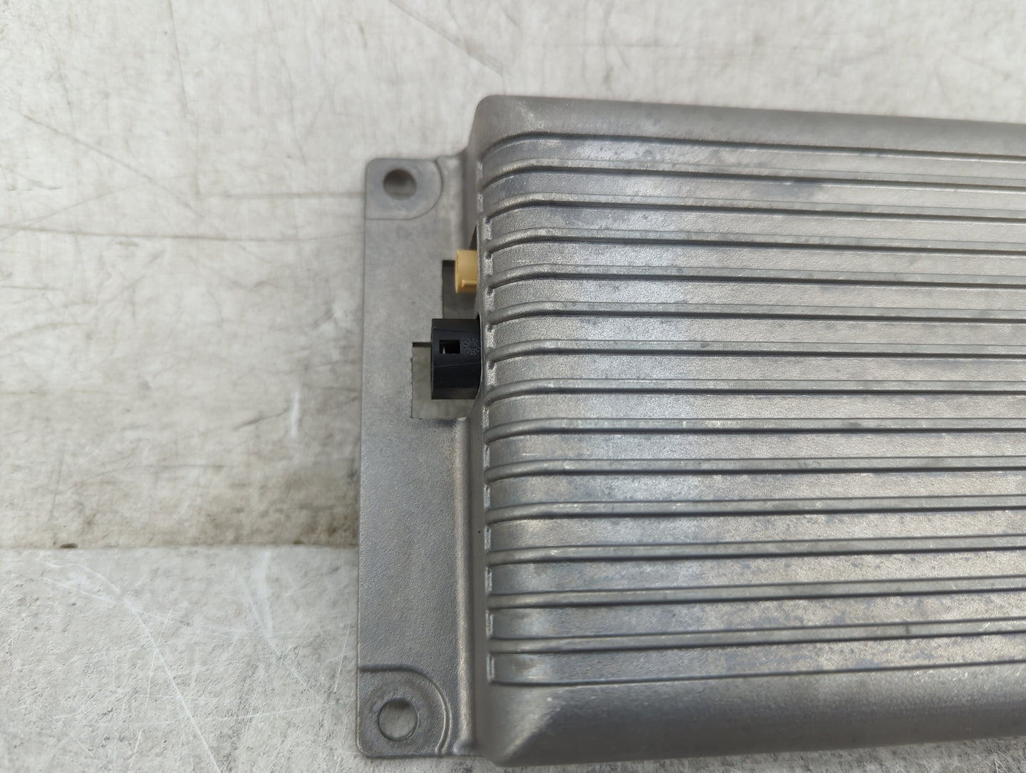 2009-2010 Bmw 750i Communication Control Module - Oemusedautoparts1.com