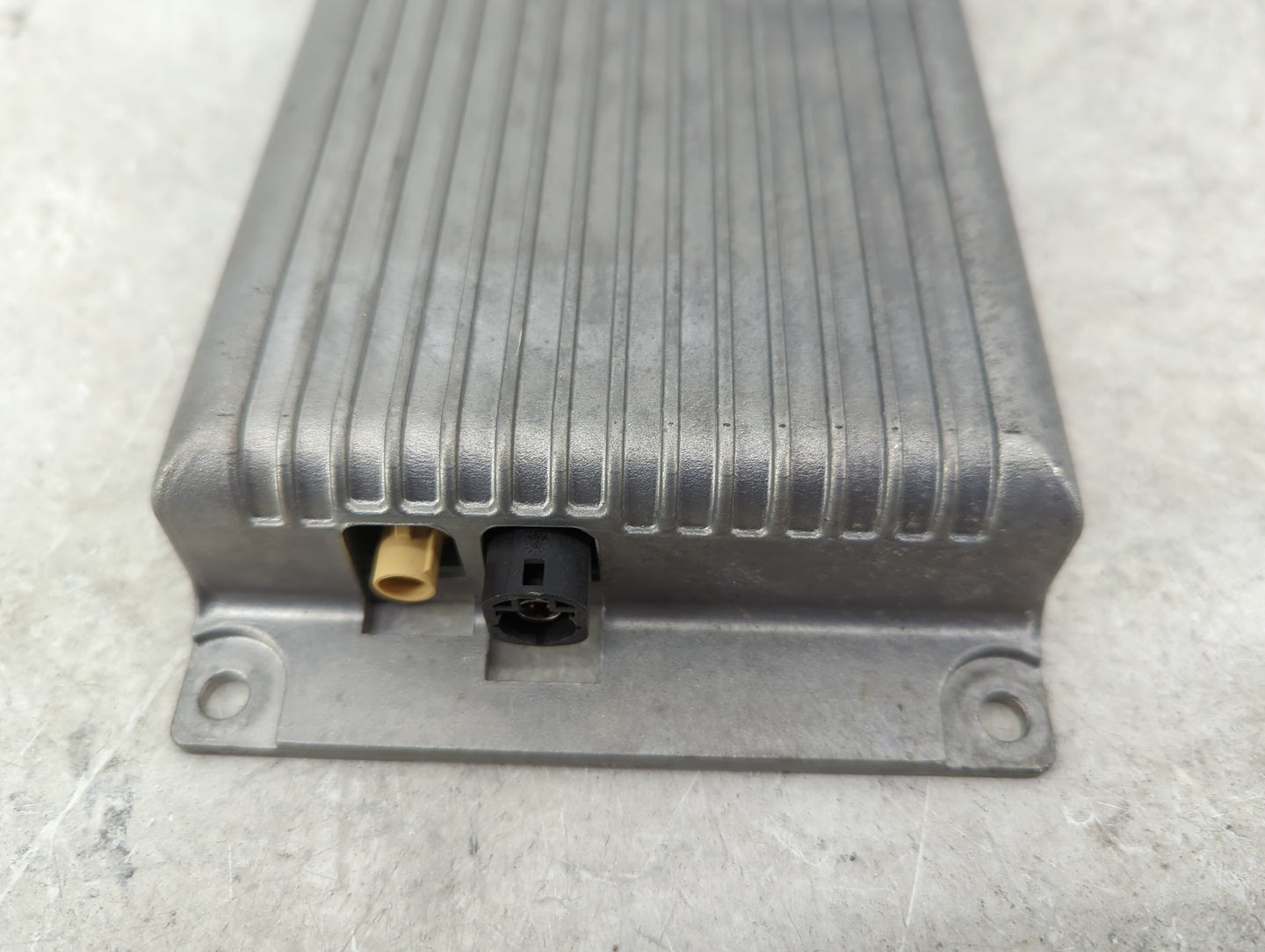 Bmw 750li Communication Control Module - Oemusedautoparts1.com