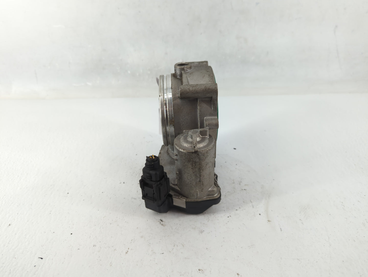 2007-2012 Bmw X3 Throttle Body P/N:7 556 1180-01 Fits Fits 2007 2008 2009 2010 2011 2012 2013 OEM Used Auto Parts - Oemuseda