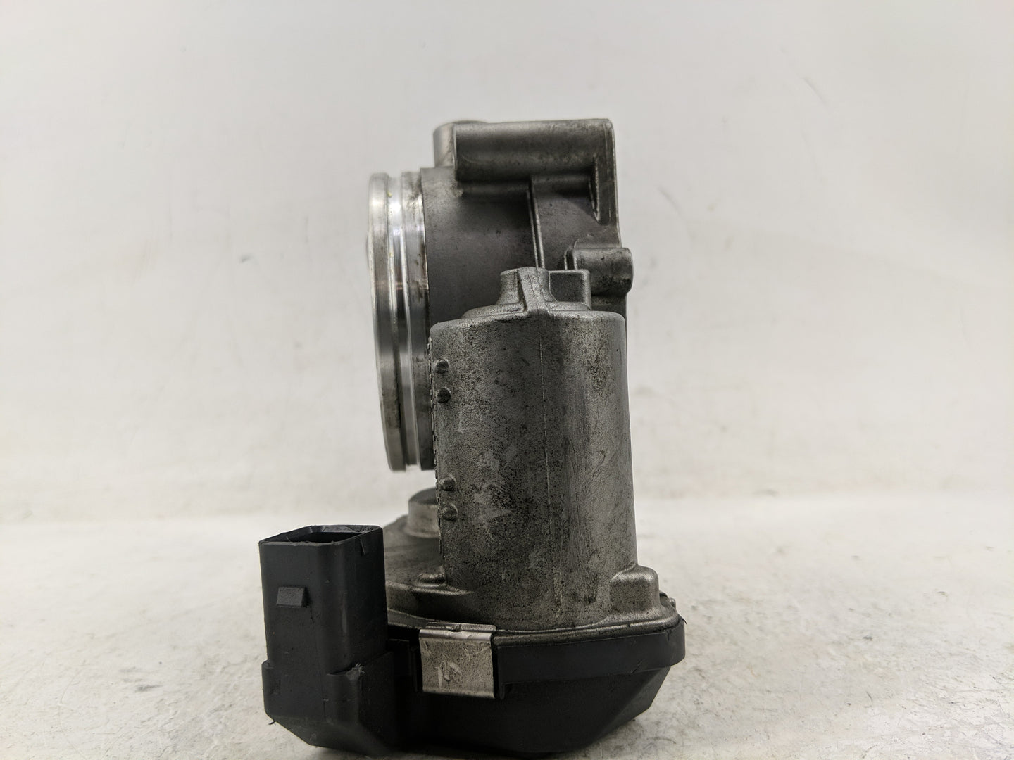 2009 Bmw X5 Throttle Body Fits OEM Used Auto Parts - Oemusedautoparts1.com