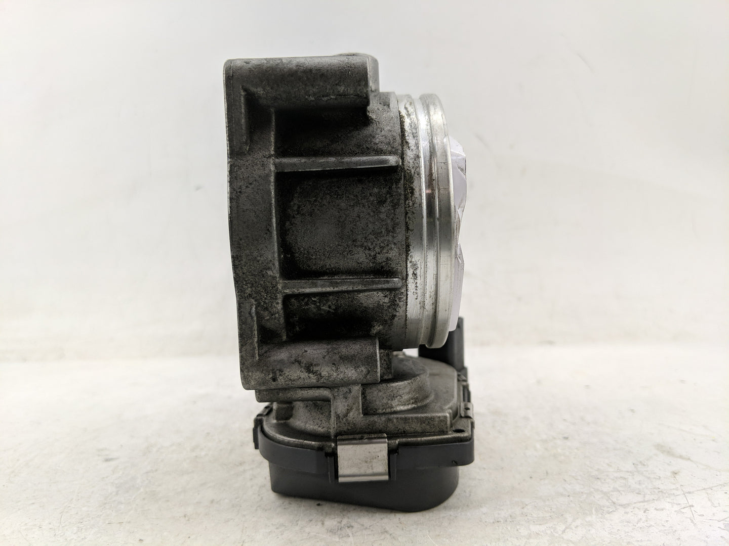 2009 Bmw X5 Throttle Body Fits OEM Used Auto Parts - Oemusedautoparts1.com