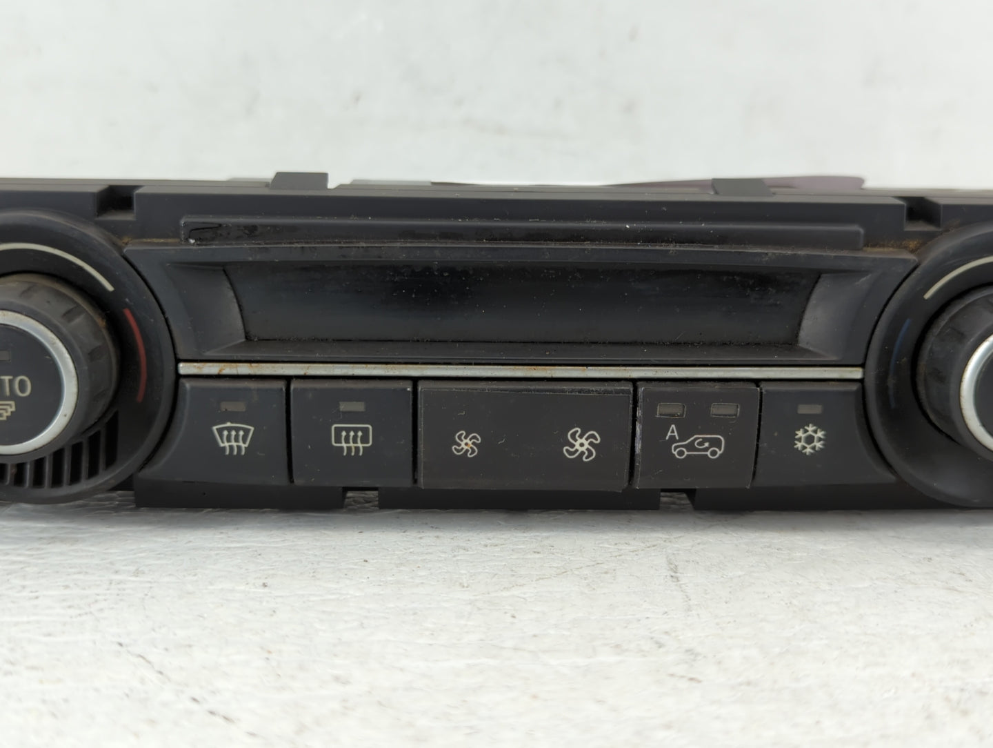 Bmw X5 Radio Control Panel - Oemusedautoparts1.com
