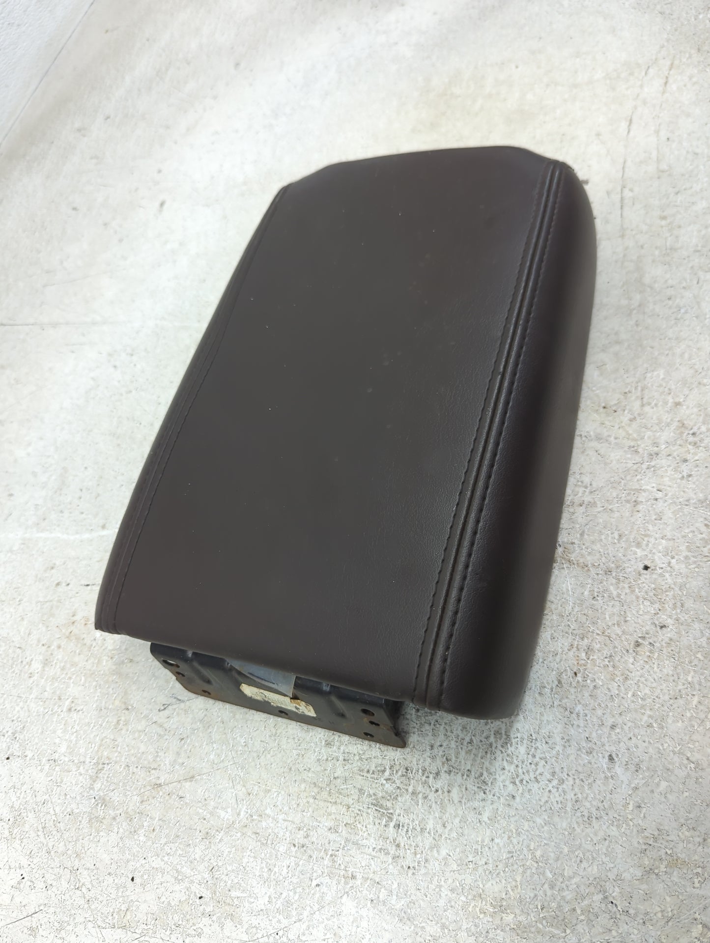 2008-2012 Buick Enclave Center Console Armrest Cover Lid Fits Fits 2007 2008 2009 2010 2011 2012 OEM Used Auto Parts - Oemus