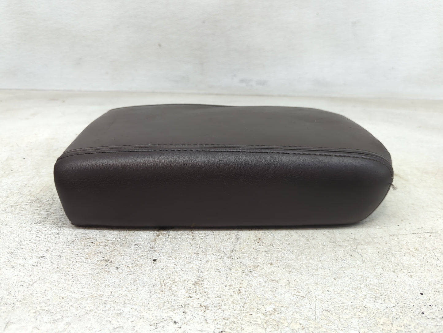 2008-2012 Buick Enclave Center Console Armrest Cover Lid Fits Fits 2007 2008 2009 2010 2011 2012 OEM Used Auto Parts - Oemus