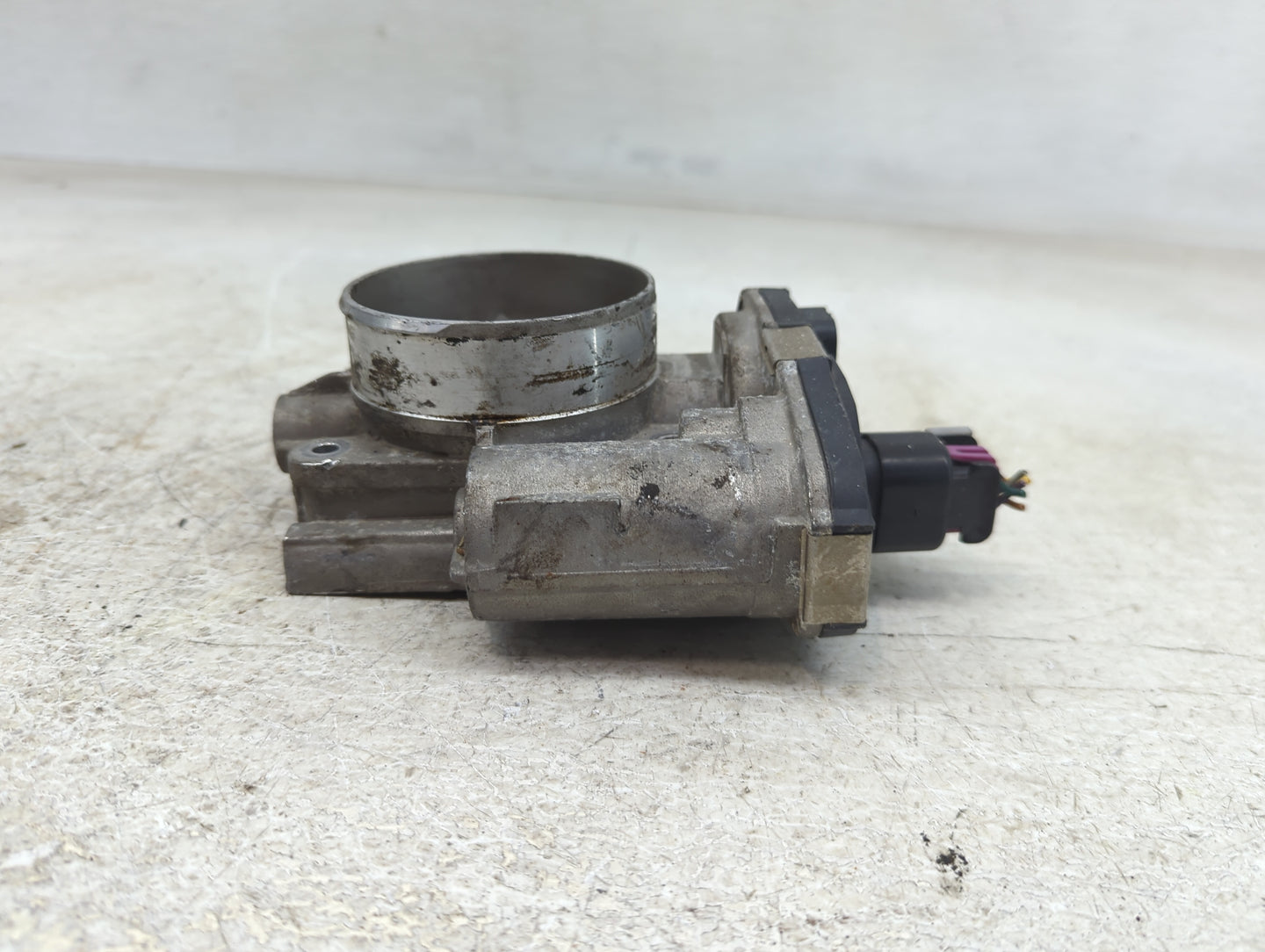 2008-2011 Buick Enclave Throttle Body Fits Fits 2007 2008 2009 2010 2011 OEM Used Auto Parts - Oemusedautoparts1.com