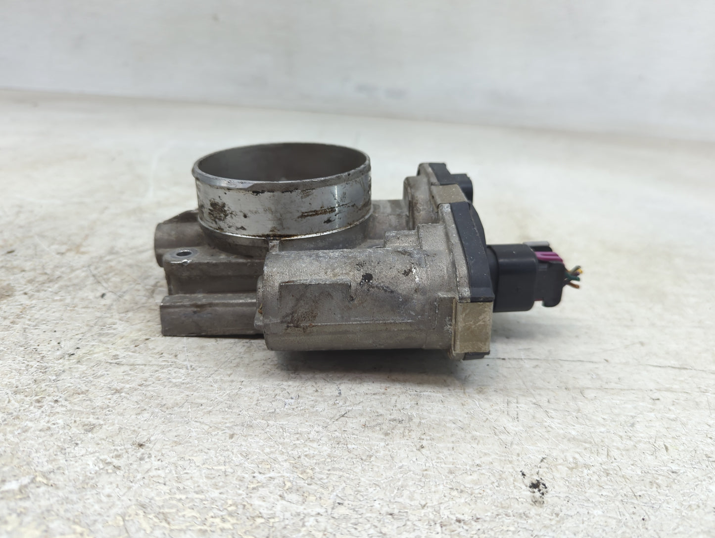 2008-2011 Buick Enclave Throttle Body Fits Fits 2007 2008 2009 2010 2011 OEM Used Auto Parts - Oemusedautoparts1.com