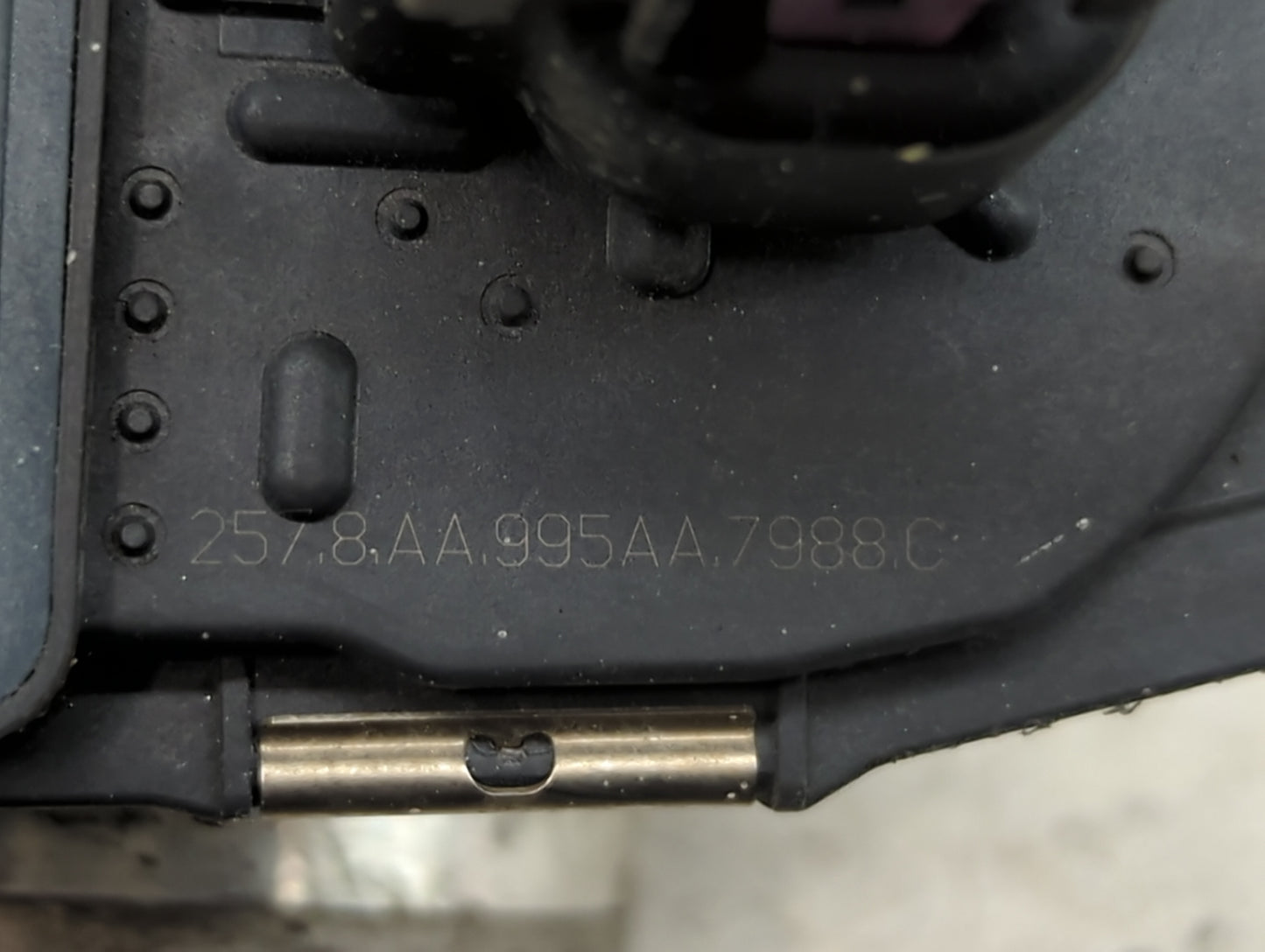 2008-2011 Buick Enclave Throttle Body Fits Fits 2007 2008 2009 2010 2011 OEM Used Auto Parts - Oemusedautoparts1.com