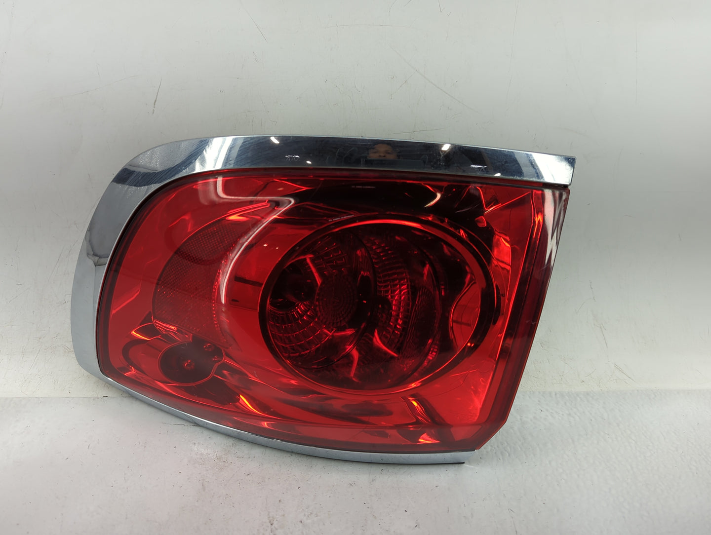 2008-2012 Buick Enclave Tail Light Assembly Passenger Right OEM Fits Fits 2008 2009 2010 2011 2012 OEM Used Auto Parts - Oem