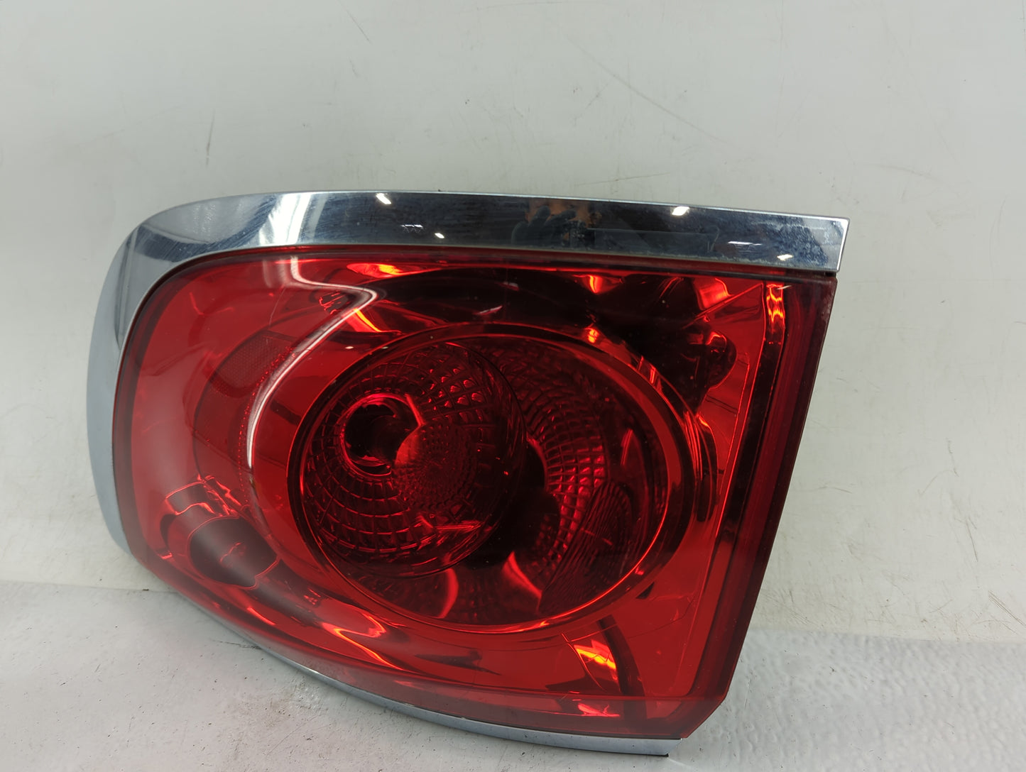 2008-2012 Buick Enclave Tail Light Assembly Passenger Right OEM Fits Fits 2008 2009 2010 2011 2012 OEM Used Auto Parts - Oem