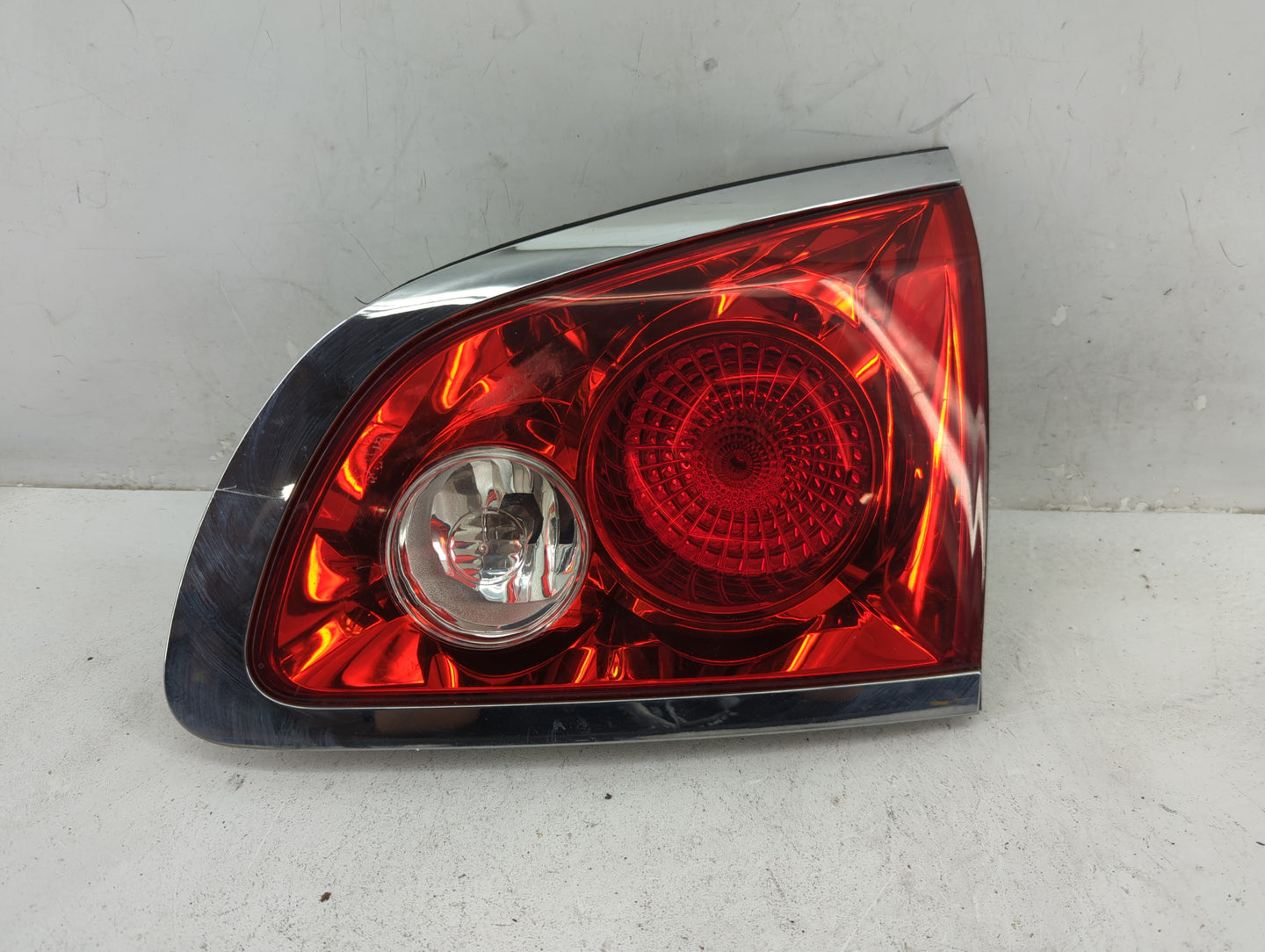 2008-2012 Buick Enclave Tail Light Assembly Driver Left OEM P/N:22071AB Fits Fits 2008 2009 2010 2011 2012 OEM Used Auto Par