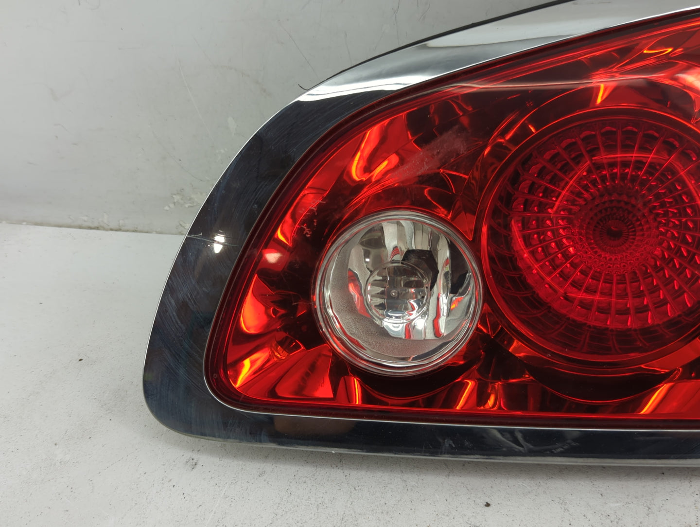 2008-2012 Buick Enclave Tail Light Assembly Driver Left OEM P/N:22071AB Fits Fits 2008 2009 2010 2011 2012 OEM Used Auto Par