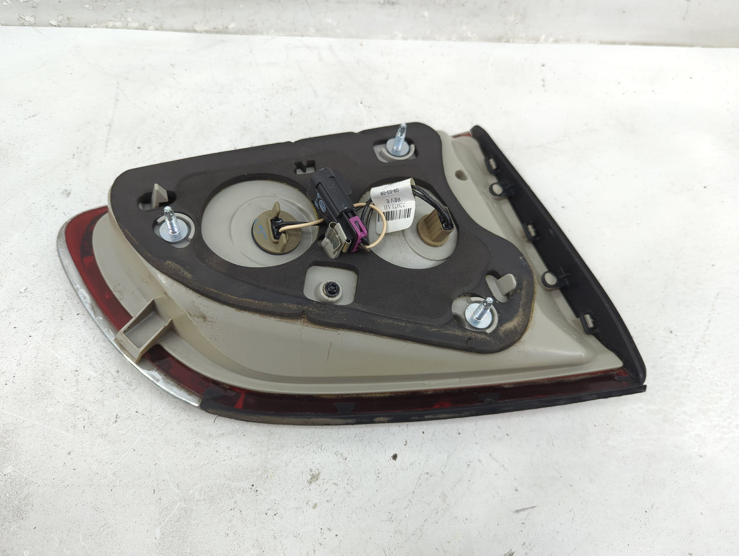 2008-2012 Buick Enclave Tail Light Assembly Driver Left OEM P/N:22071AB Fits Fits 2008 2009 2010 2011 2012 OEM Used Auto Par