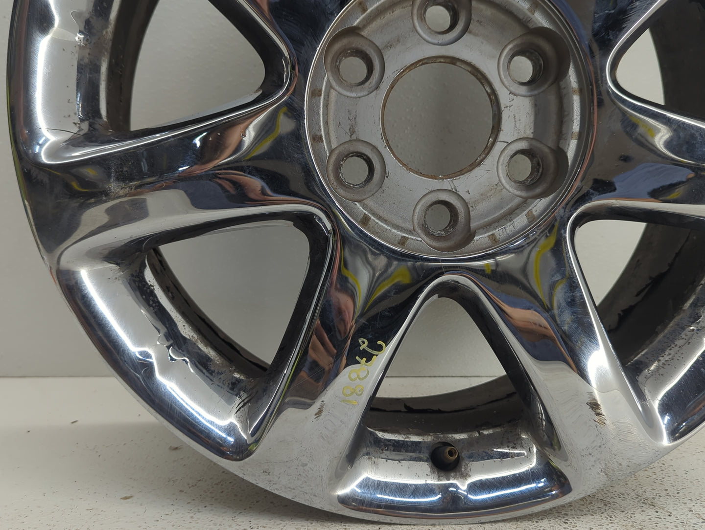 2008-2010 Buick Enclave Oem Wheel Rim 1073971 - Oemusedautoparts1.com