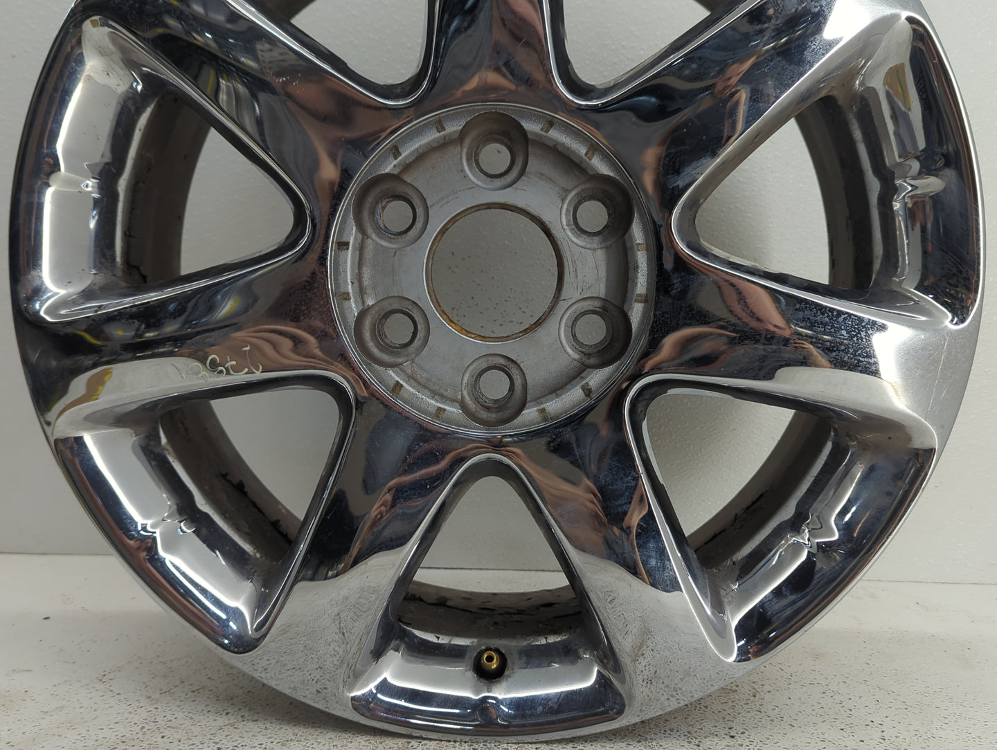 2008-2010 Buick Enclave Oem Wheel Rim 1074266 - Oemusedautoparts1.com