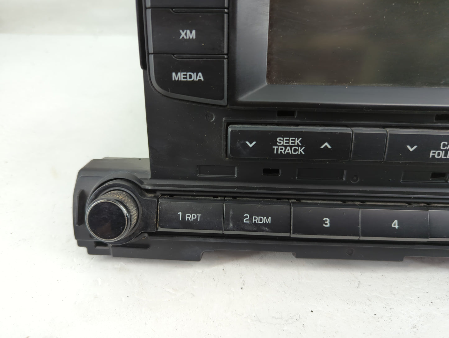 2009 Buick Enclave Radio AM FM Cd Player Receiver Replacement P/N:96170-F2100UAT Fits OEM Used Auto Parts - Oemusedautoparts