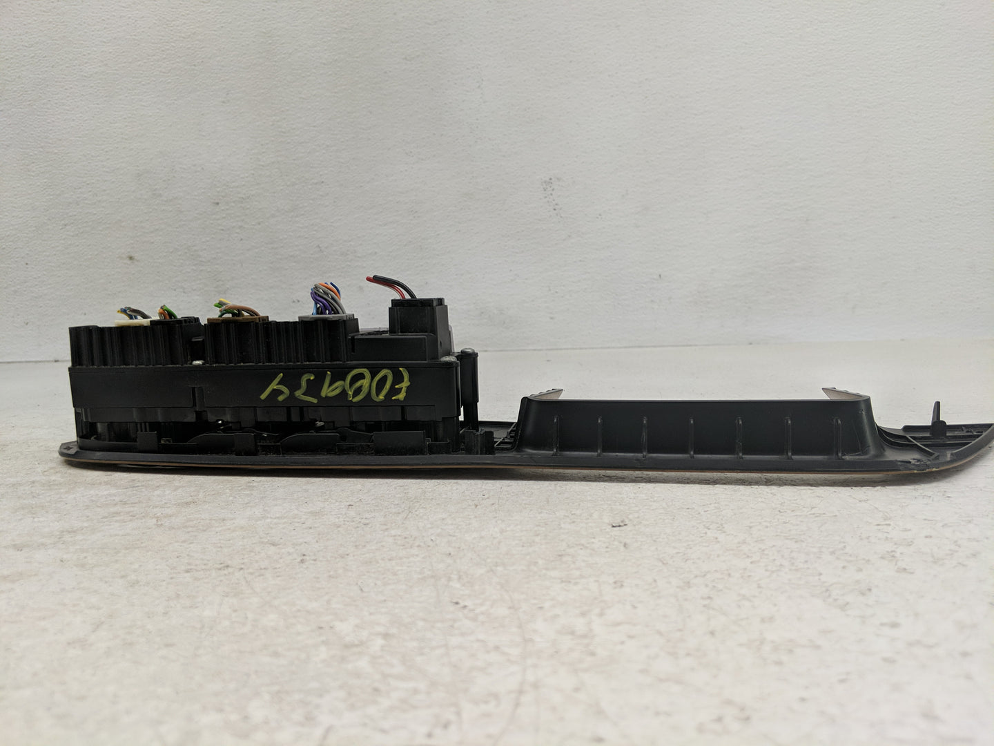 2008-2009 Buick Enclave Master Power Window Switch Replacement Driver Side Left P/N:15921138AC Fits Fits 2008 2009 OEM Used 
