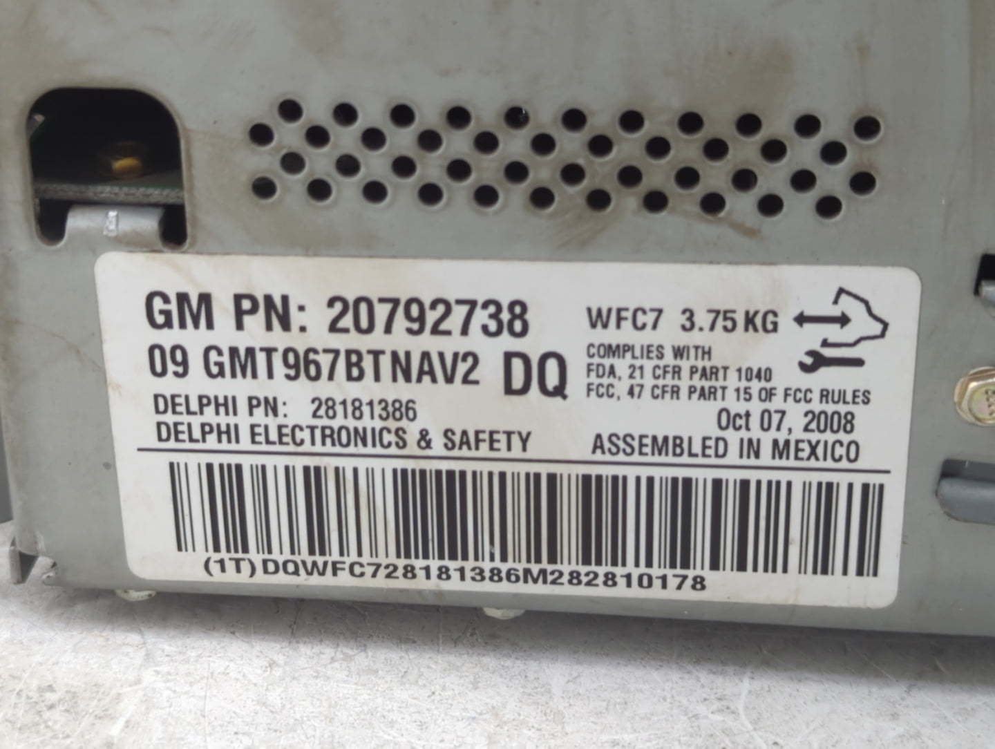 2009 Buick Enclave Radio AM FM Cd Player Receiver Replacement P/N:20792738 Fits OEM Used Auto Parts - Oemusedautoparts1.com