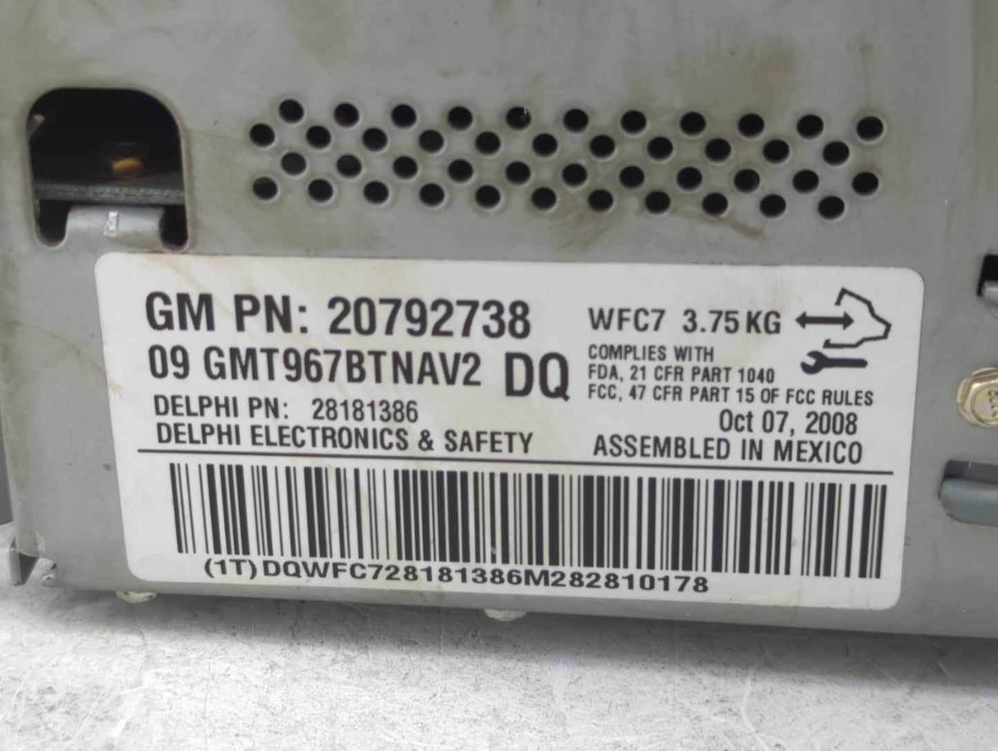 2009 Buick Enclave Radio AM FM Cd Player Receiver Replacement P/N:20792738 Fits OEM Used Auto Parts - Oemusedautoparts1.com