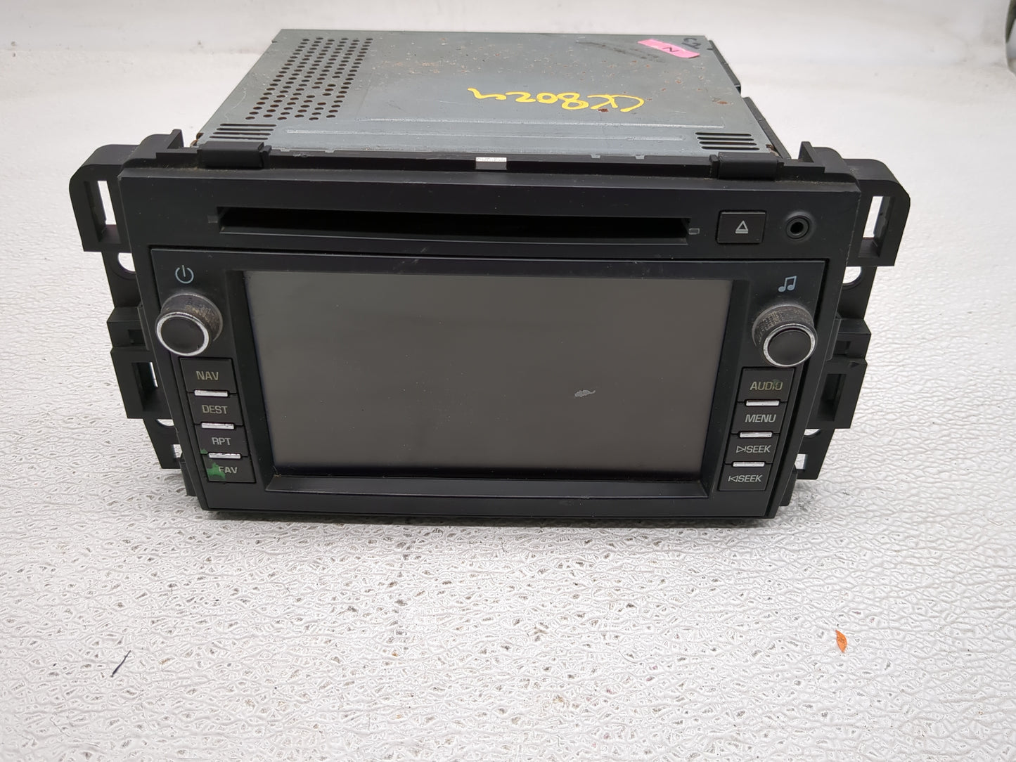 2009 Buick Enclave Radio AM FM Cd Player Receiver Replacement P/N:25975941 Fits OEM Used Auto Parts - Oemusedautoparts1.com