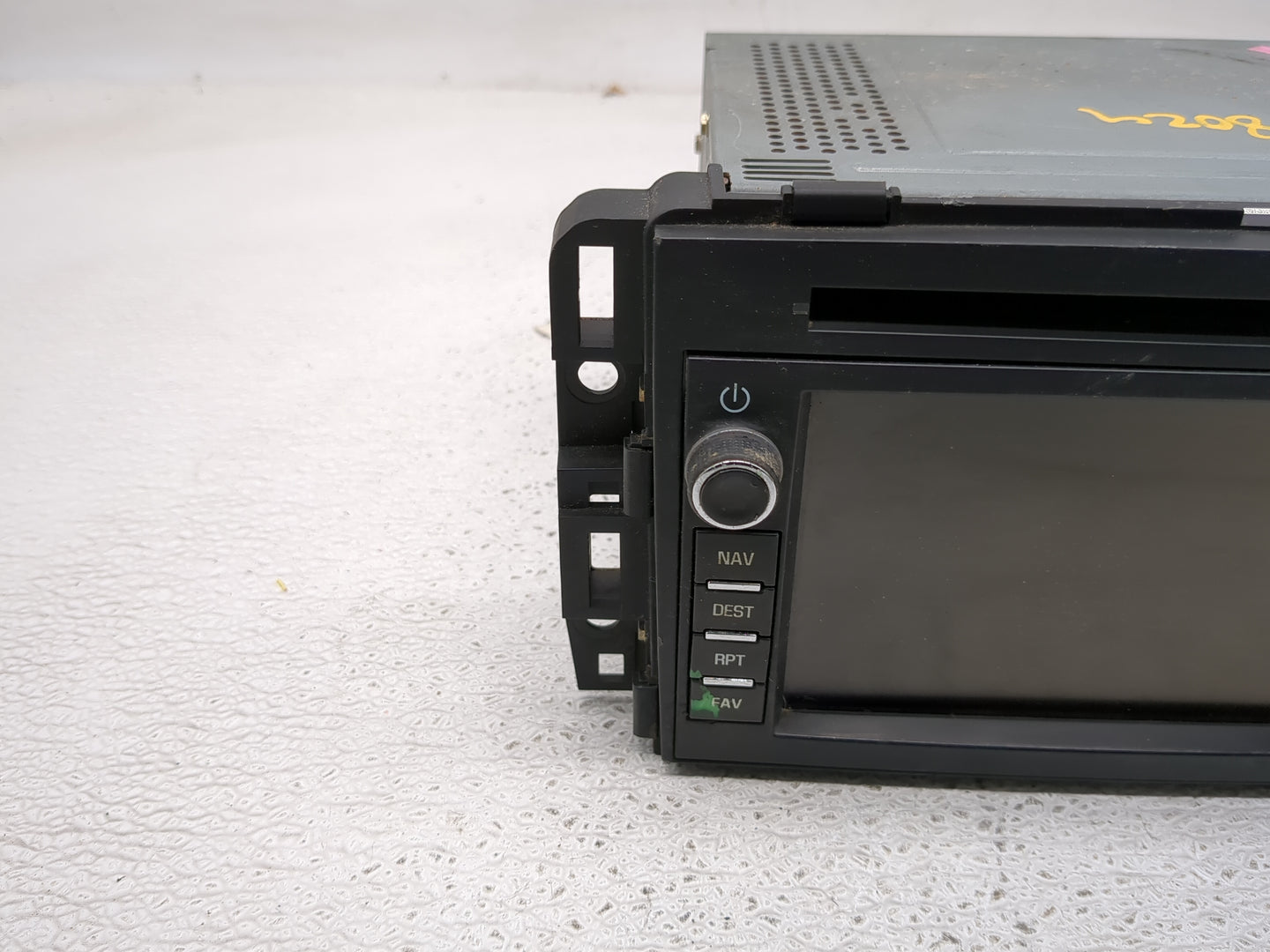 2009 Buick Enclave Radio AM FM Cd Player Receiver Replacement P/N:25975941 Fits OEM Used Auto Parts - Oemusedautoparts1.com