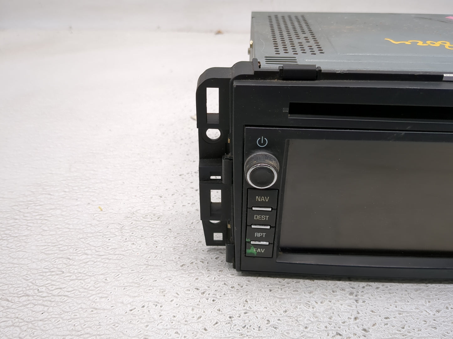 2009 Buick Enclave Radio AM FM Cd Player Receiver Replacement P/N:25975941 Fits OEM Used Auto Parts - Oemusedautoparts1.com