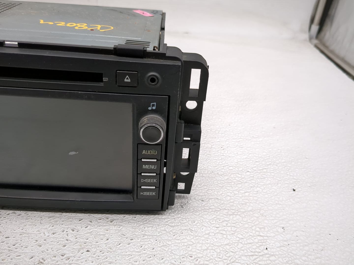 2009 Buick Enclave Radio AM FM Cd Player Receiver Replacement P/N:25975941 Fits OEM Used Auto Parts - Oemusedautoparts1.com