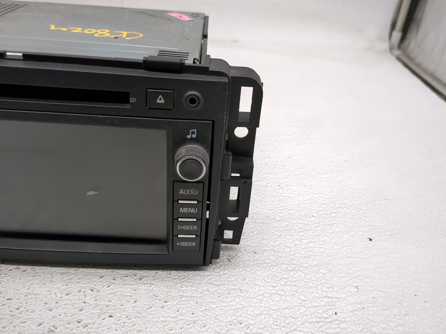 2009 Buick Enclave Radio AM FM Cd Player Receiver Replacement P/N:25975941 Fits OEM Used Auto Parts - Oemusedautoparts1.com