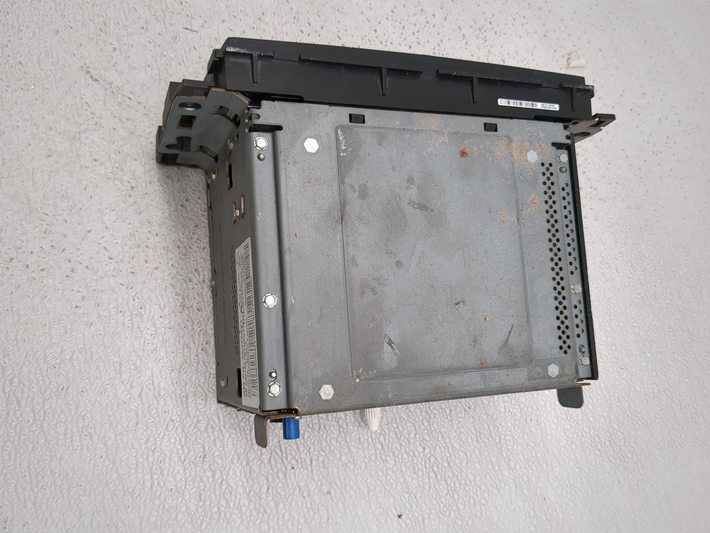 2009 Buick Enclave Radio AM FM Cd Player Receiver Replacement P/N:25975941 Fits OEM Used Auto Parts - Oemusedautoparts1.com